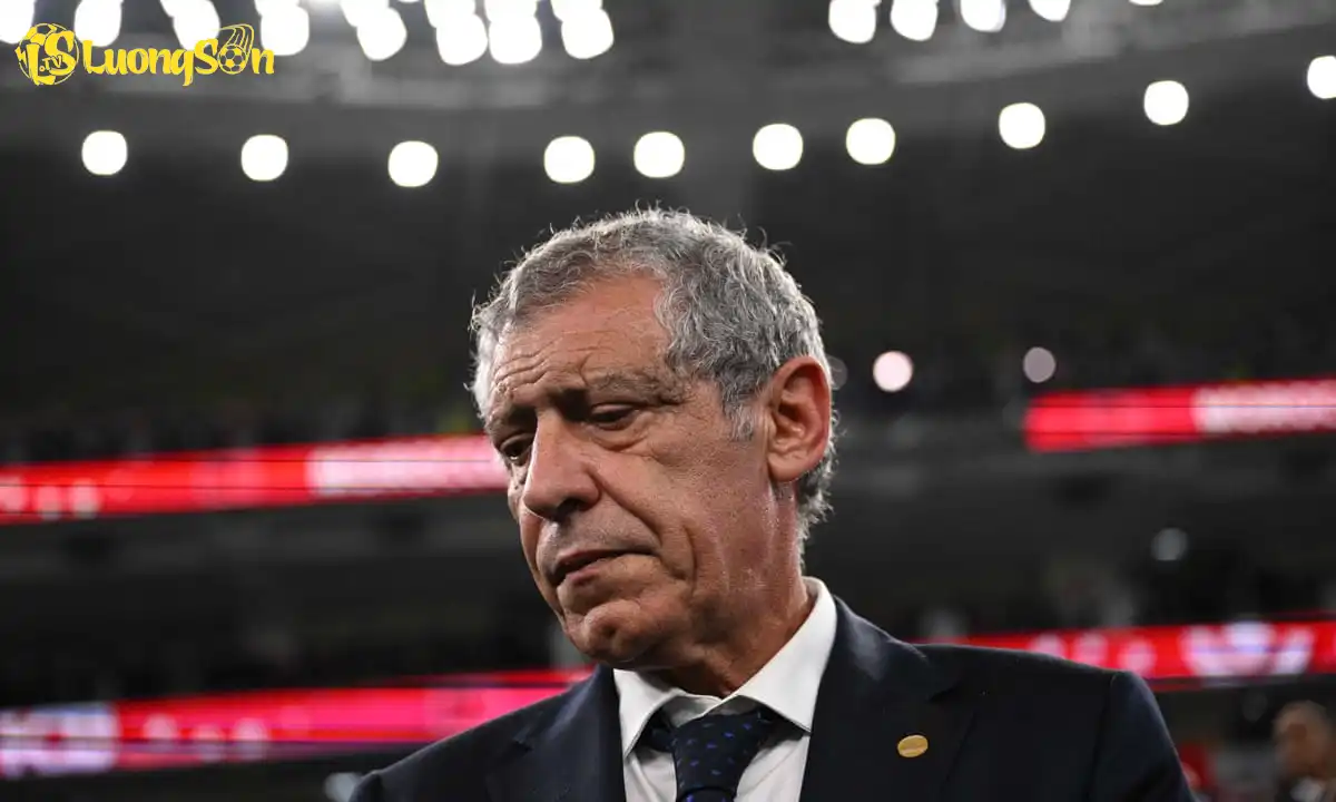 HLV Fernando Santos bị Azerbaijan sa thải không thương tiếc (Ảnh: The Guardian) HLV Fernando Santos bị Azerbaijan sa thải không thương tiếc (Ảnh: The Guardian)