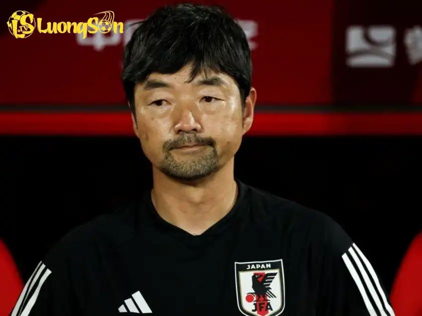 HLV Nozomi Hiroyama đang rất tích cực cùng các học trò chuẩn bị cho VCK U17 World Cup 2025 (Ảnh: AFC) HLV Nozomi Hiroyama đang rất tích cực cùng các học trò chuẩn bị cho VCK U17 World Cup 2025 (Ảnh: AFC)